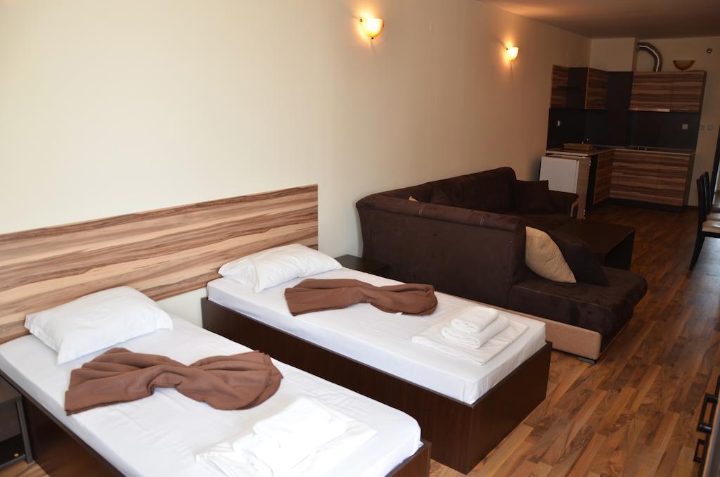 Ivtour Apartments In Yalta Complex Altın Kumlar Oda fotoğraf